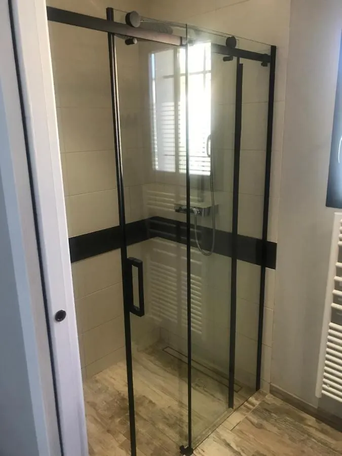 Chambre Privee Dans Villa Avec Pdj Draguignan Bed & Breakfast